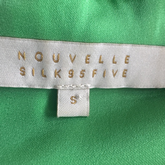 Green Silk Button Down Washable Blouse Small EUC Nouvelle Silk95five - Picture 6 of 10
